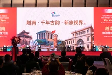 越南国家旅游局代表推介越南旅游景点。