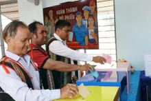 越南全国近7900万选民行使选举权利和义务。（图片来源：越通社）