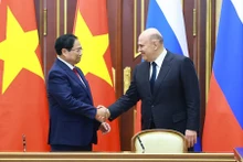 越南政府总理范明正与俄罗斯联邦政府总理米哈伊尔·米舒斯京。