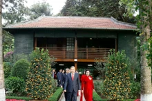 苏林总书记在胡志明主席遗迹区。（图片来源：越通社）