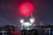 2026年春节之际，还剑湖上空烟花璀璨。