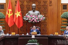 范明正总理主持召开政府常务会议。