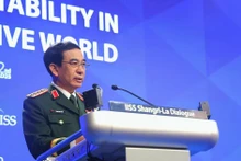 越南国防部长潘文江大将在对话会上发言。（图片来源：越通社）