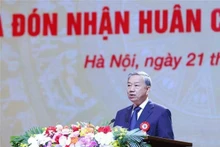 越共中央总书记苏林发表讲话。