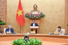 越南政府总理范明正主持召开2025年政府6月份例行会议。