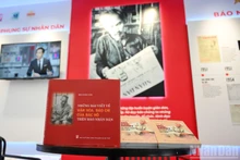 《人民报》在2025年全国报刊展上推出《胡志明主席在〈人民报〉刊登关于文化与新闻文章选编》。