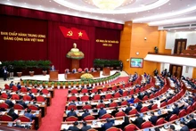 越共十三届十四中全会隆重开幕。（本报记者 登科摄）