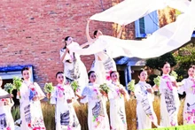 林同省举办多场时尚与音乐表演，吸引了众多观众。