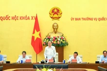 越南国会主席陈青敏在会上发表讲话。(维 灵摄)