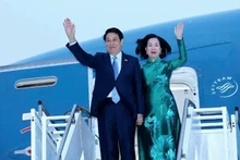 越南国家主席梁强偕夫人及越南高级代表团离开纽约，圆满结束赴美出席第80届联合国大会高级别一般性辩论之行。