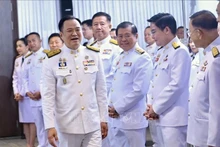 内阁由总理阿努廷（兼任内政部长） 领导。