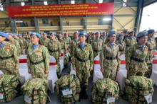 近250名干部和战士启程执行联合国维和任务【图表新闻】