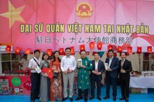 各位代表合影留念。