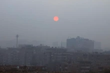2022年1月8日，污染雾霾笼罩埃及开罗的天空。（图片来源：新华社/越通社）