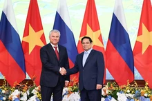 越南政府总理范明正会见俄罗斯国家杜马主席沃洛金。