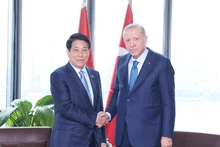 越南国家主席梁强在纽约会见土耳其总统雷杰普·塔伊普·埃尔多安。（图片来源：越通社）