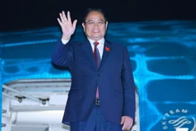 范明正总理开始出席第47届东盟峰会之行。