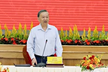 苏林总书记在会上发表指导性讲话。