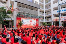 成功B小学举行庆祝国庆80周年的活动。（图片来源：越通社）