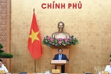政府总理范明正主持召开政府会议，评估两级地方政权运行成效。