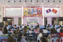 阮攸老越双语学校2024-2025学年结业典礼。（图片来源：越通社）