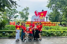 2025年前8月河内接待游客约2158万人次。(图片来源:越通社)