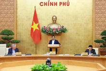 越南政府总理范明正主持召开5月份政府例行会议。