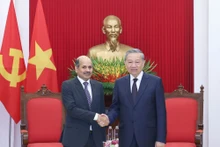 越共中央总书记苏林会见印度驻越南大使桑迪普·阿里亚。