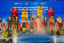 各位代表出席深圳（中国）—岘港（越南）航线复航仪式。