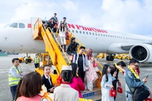 太阳富国航空公司飞机将游客送往岘港市。