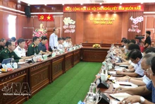 工作会谈场景。