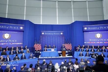 苏林总书记出席加沙和平委员会开幕会议。