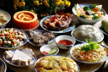 春节越临近，引导制作春节餐桌的视频就越收到点赞和评论。