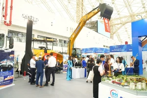 2025年越南工业与科技周在河内东英越南国家展览中心正式开幕。