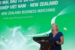 ANZBC执行董事莉兹·贝尔（Liz Bell）女士发表讲话。