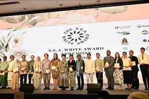 颁奖典礼场景。（图片来源：越通社）