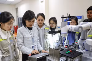 每年，越南培养数以万计的电子、信息技术及工程等领域的工程师。（图片来源：越通社）