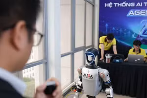 在2026年人工智能日活动（AI Day 2026）的产品展示与推介区域，越南正通过这一平台集中展现其在全球AI硬件供应链中日益提升的地位。（图片来源：越通社）