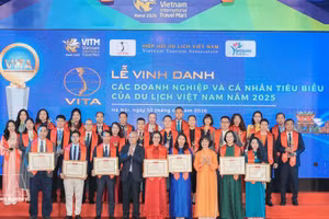 80名个人和141家旅游企业在2026年越南国际旅游展上获得表彰。（图片来源：越通社）