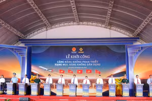 潘切机场—民用航空项目开工仪式。（图片来源：越通社）