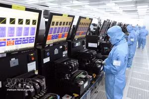 在宁平省福山工业园区MCNEX VINA有限责任公司（100%韩资）工厂内，生产用于出口的摄像头模组及电子元件的生产线。