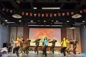 “越南你好——Bonjour Vietnam”文化节在巴黎精彩亮相。（图片来源：越通社）