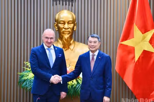 越南政府总理黎明兴与克罗地亚外交和欧洲事务部长拉德曼。