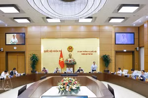 越南国会常务委员会第56次会议继续召开。