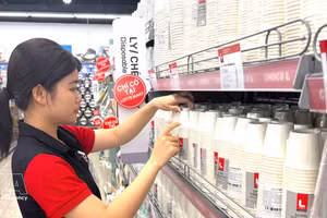 乐天玛特（越南）正在分销约 900 种在越南生产的产品。（图片来源：越通社）