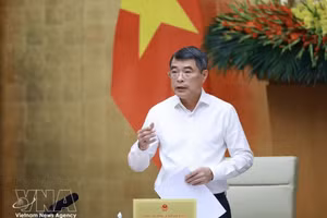 越南政府总理黎明兴5月4日主持召开2026年4月政府例行会议。（图片来源：越通社）