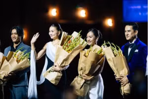 电影《声色女士们》的四位主演。图自《体育与文化报》。