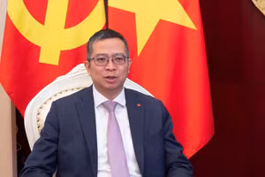 越南驻华大使范清平接受越南《人民报》常驻华记者采访。