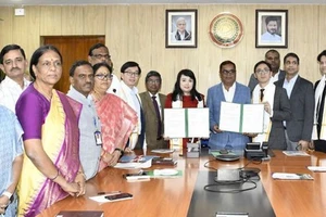 备忘录签署仪式全景。