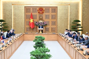 范明正总理会见美国—东盟商务理事会企业代表团。（陈海 摄）